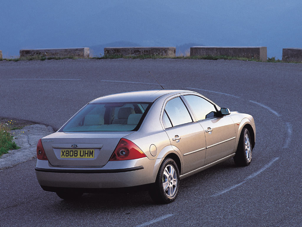 Ford Mondeo Sedan photo 12