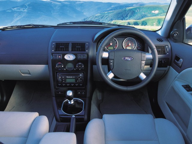 Ford Mondeo Sedan Foto 15