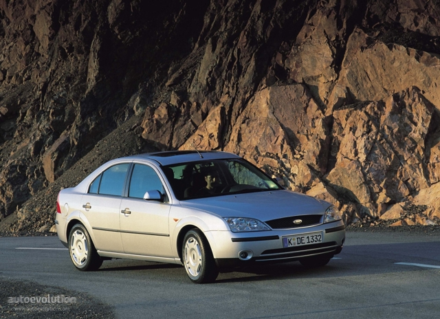 Ford Mondeo Sedan Foto 4