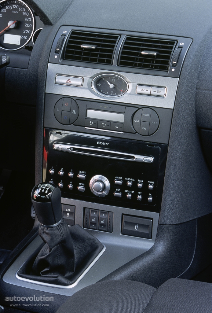 Ford Mondeo Sedan photo 7