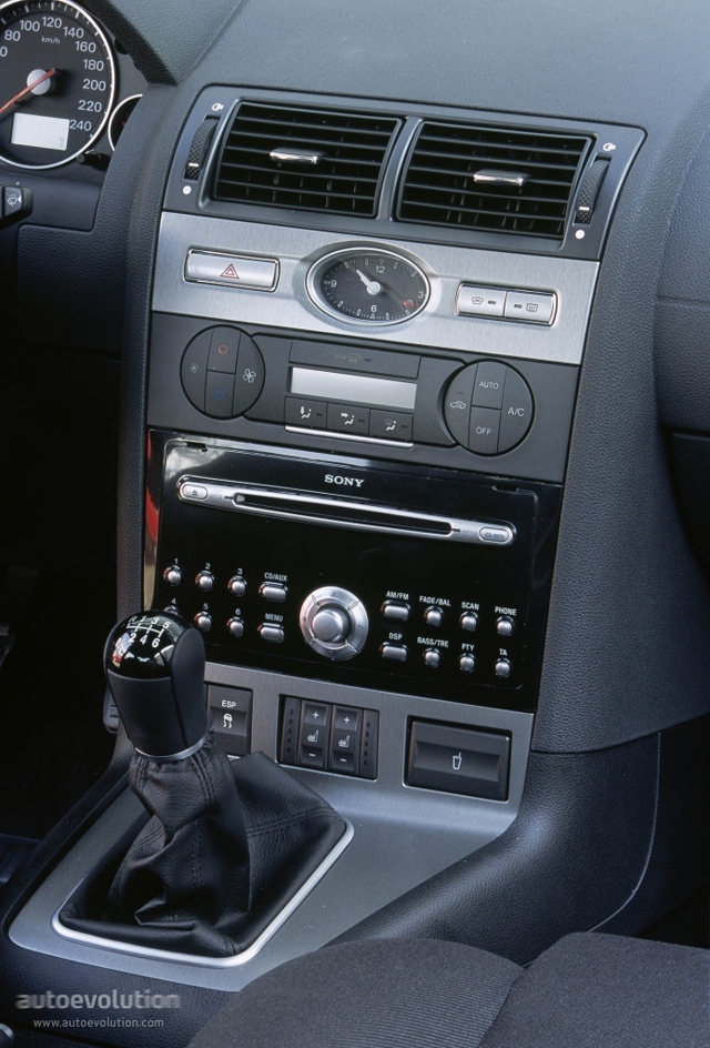 Ford Mondeo Sedan photo 7