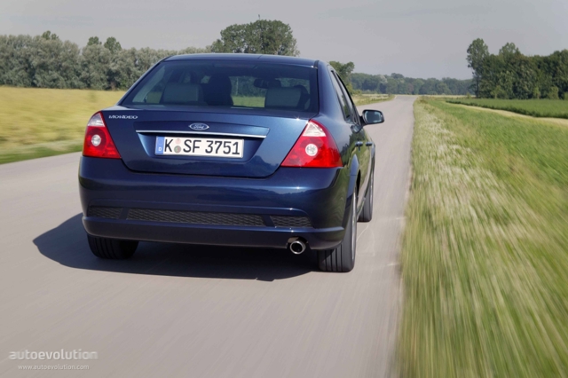 Ford Mondeo Sedan photo 6
