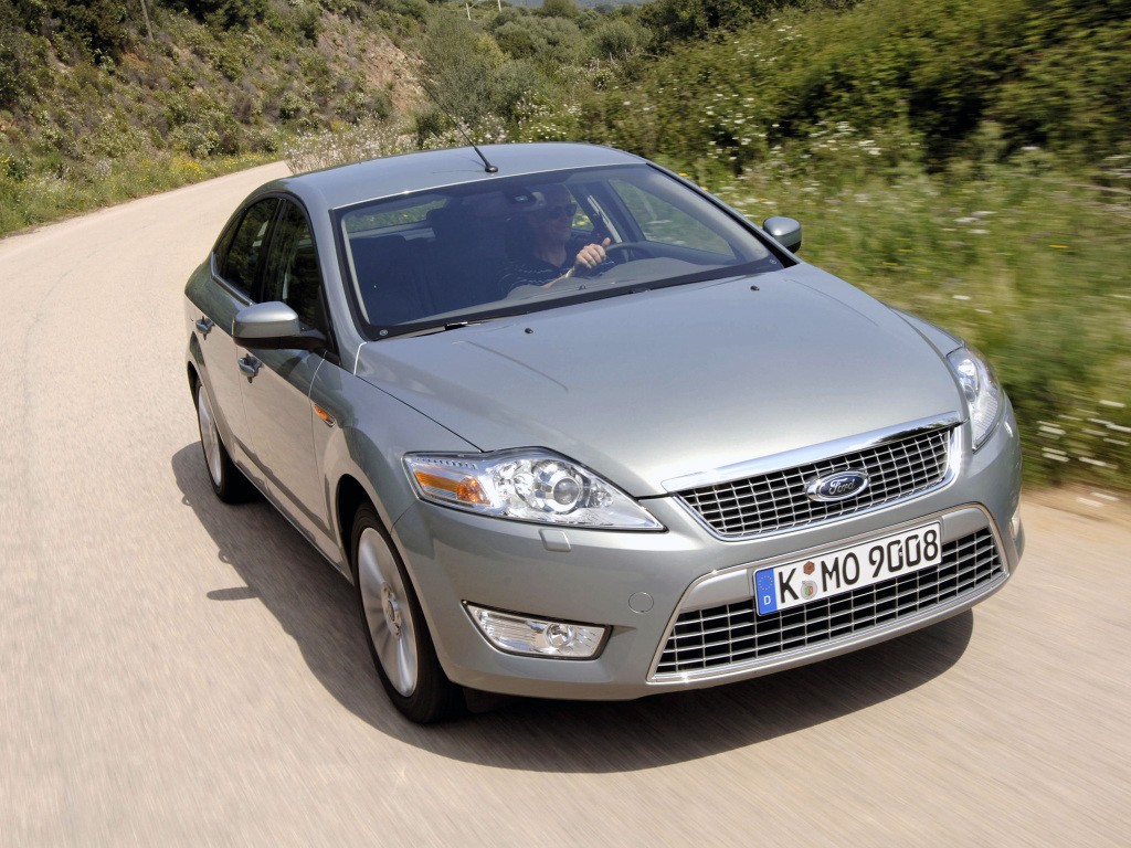 Ford Mondeo Sedan photo 8