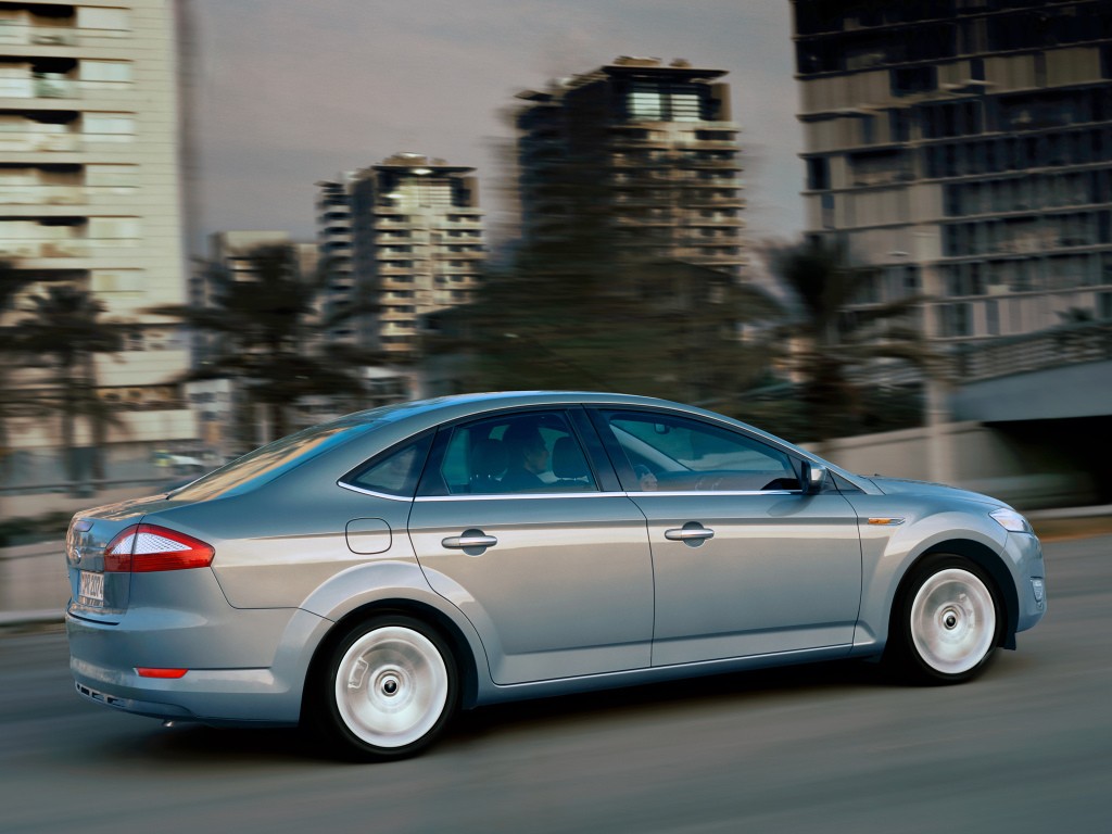 Ford Mondeo Sedan photo 9