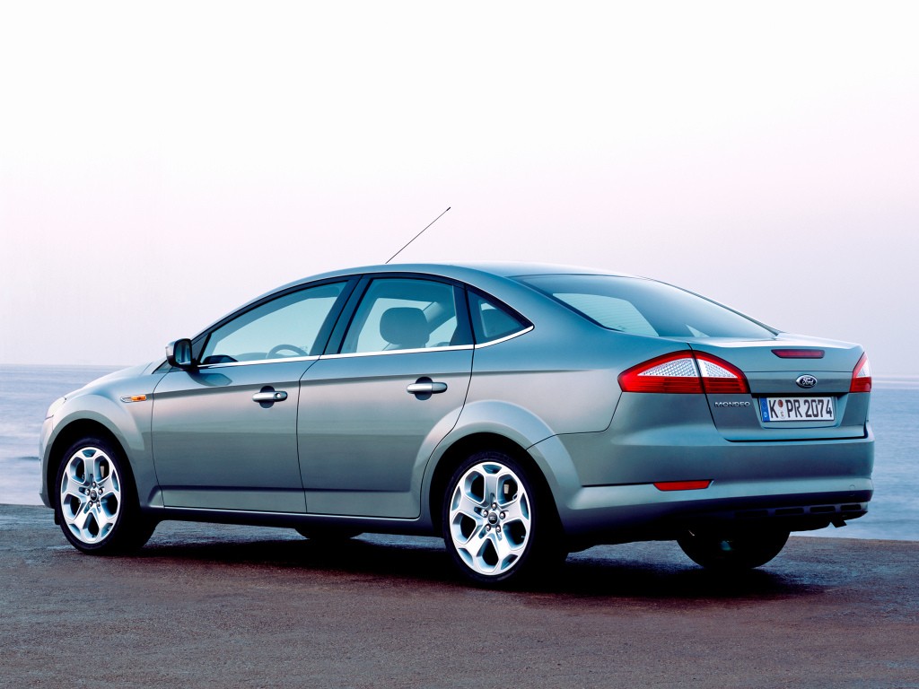 Ford Mondeo Sedan photo 10