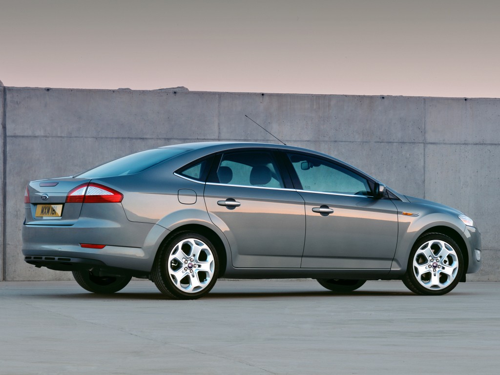 Ford Mondeo Sedan photo 13