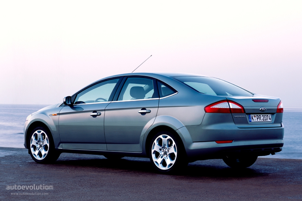 Ford Mondeo Sedan photo 3