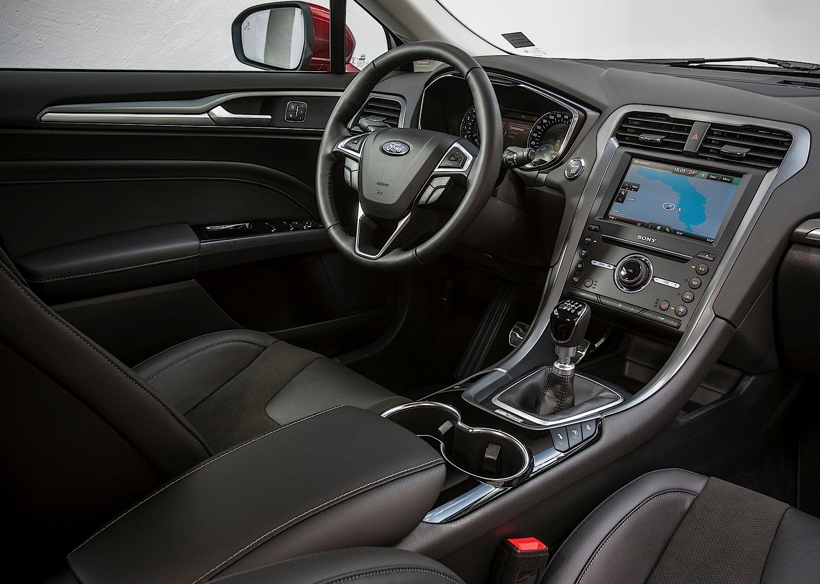 Ford Mondeo Sedan photo 54