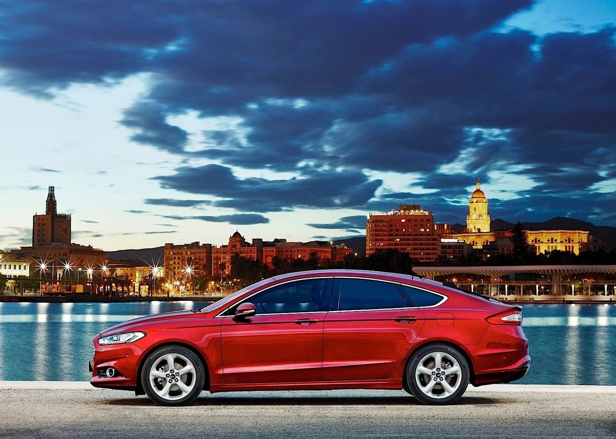 Ford FORD Mondeo Sedan 1.8L 5MT (110 HP)