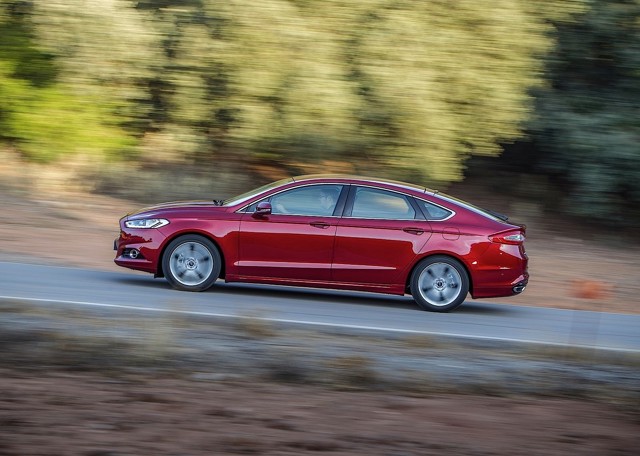 Ford Mondeo Sedan photo 4