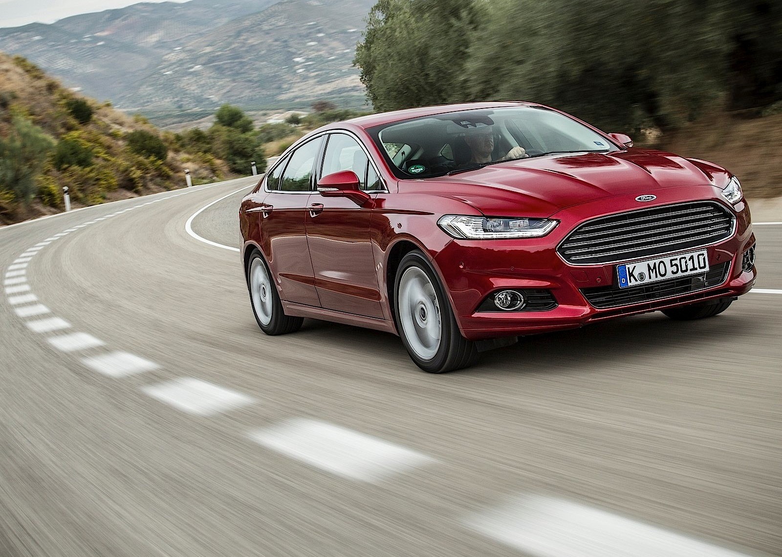 Ford Mondeo Sedan photo 12