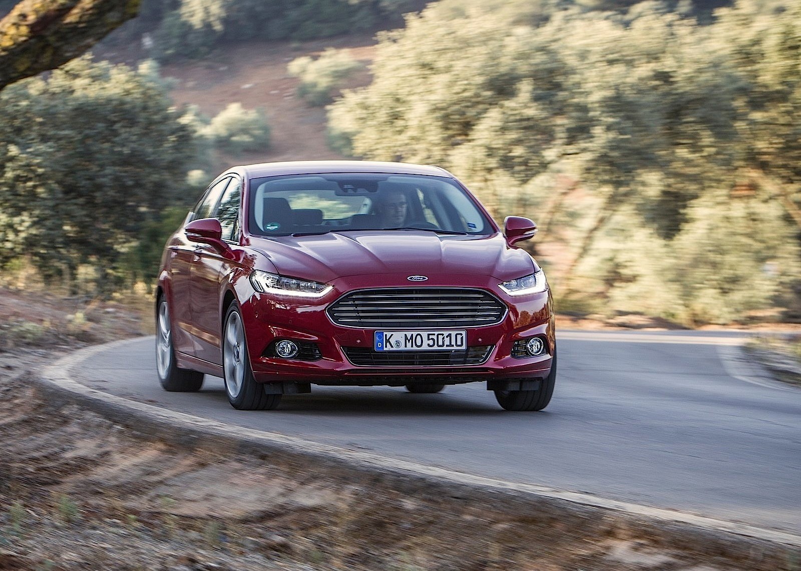 Ford Mondeo Sedan photo 23