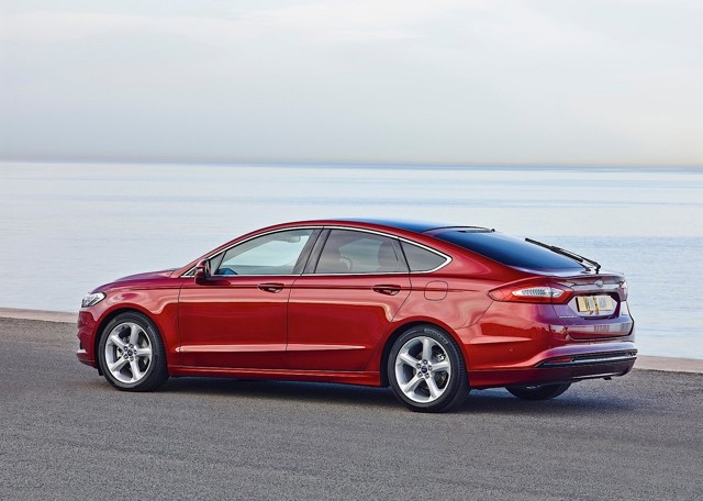 Ford Mondeo Sedan photo 25