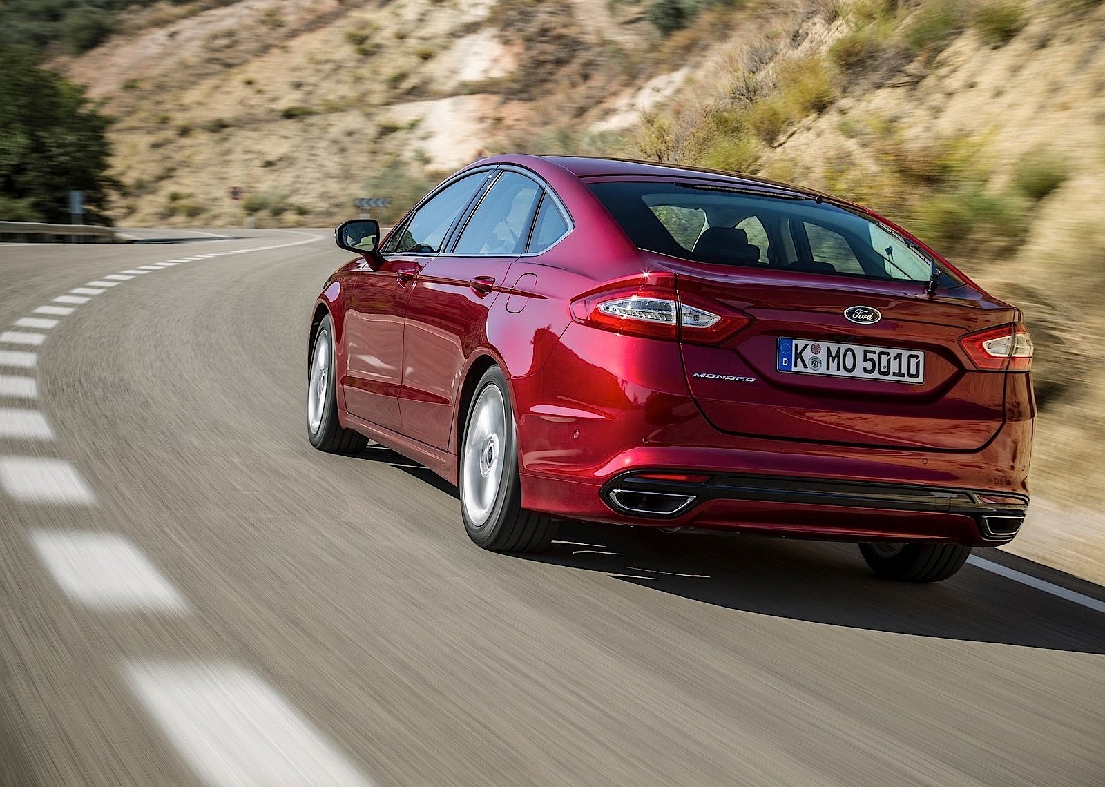 Ford Mondeo Sedan photo 26
