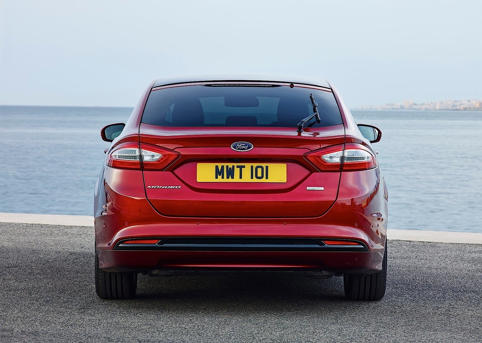 Ford Mondeo Sedan photo 29