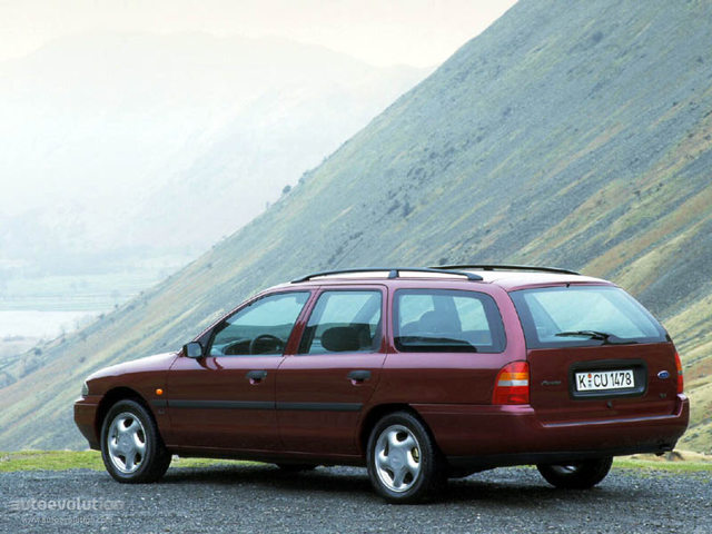 Ford Mondeo Wagon Foto 1