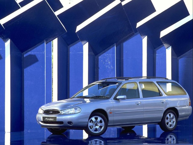 Ford Mondeo Wagon Foto 18