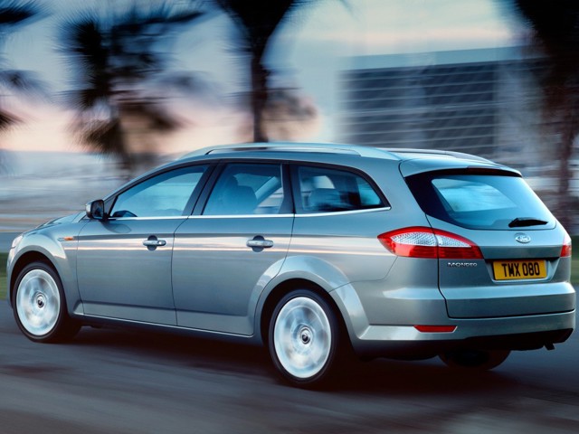 Ford Mondeo Wagon Foto 10