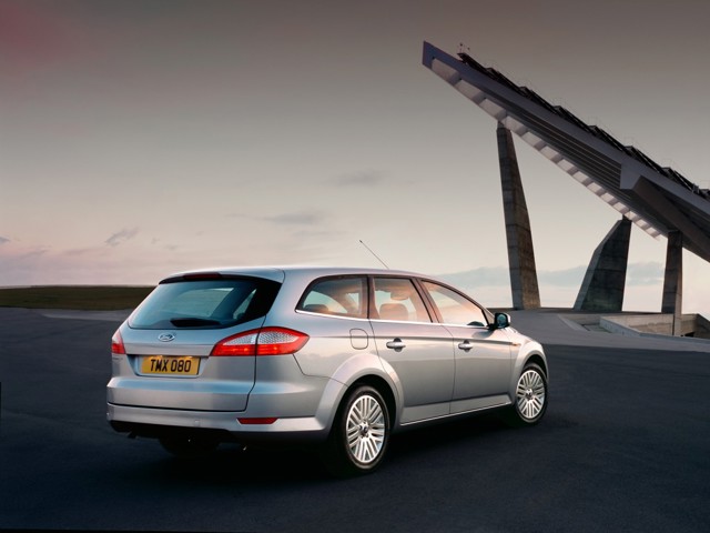 Ford Mondeo Wagon Foto 14
