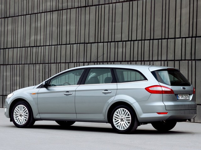 Ford Mondeo Wagon Foto 15