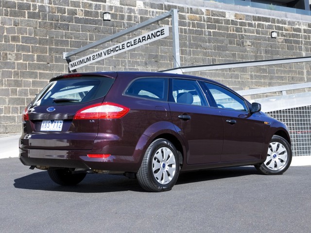 Ford Mondeo Wagon Foto 19