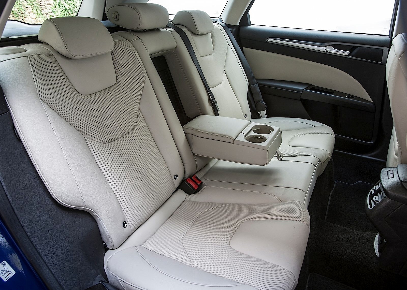 Ford Mondeo Wagon photo 46