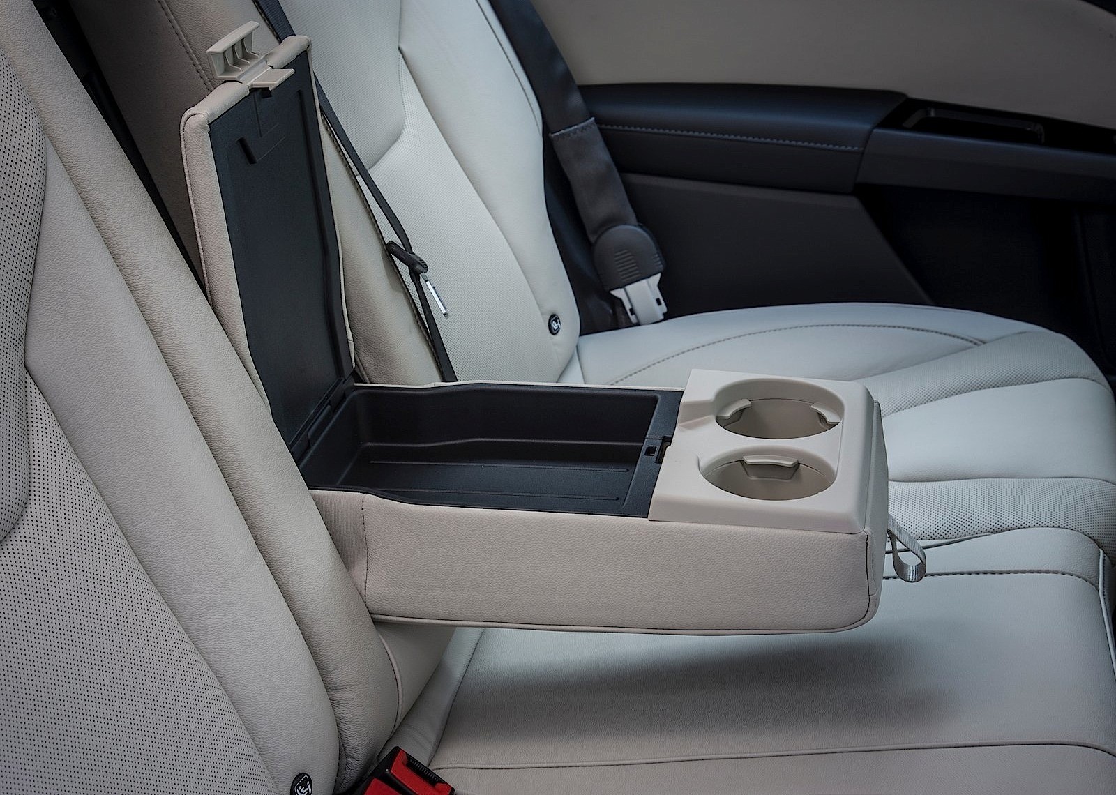 Ford Mondeo Wagon photo 52