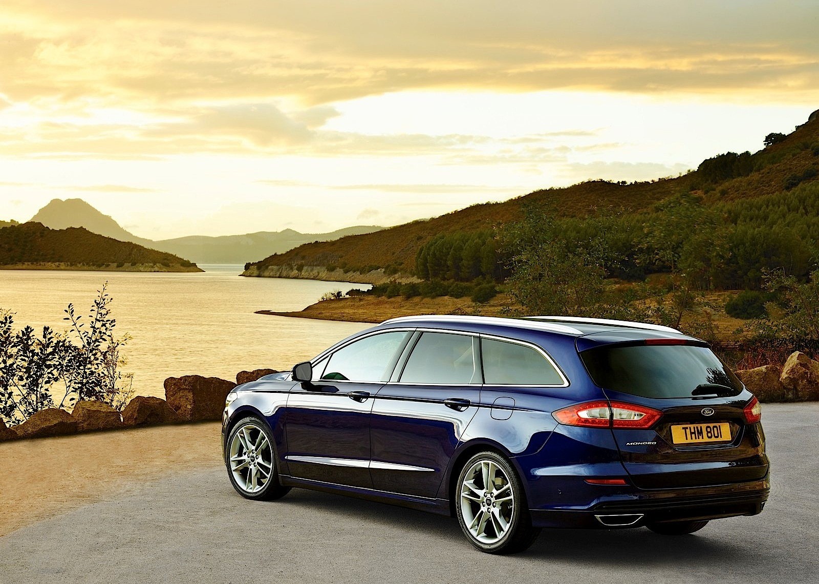 Ford Mondeo Wagon photo 2