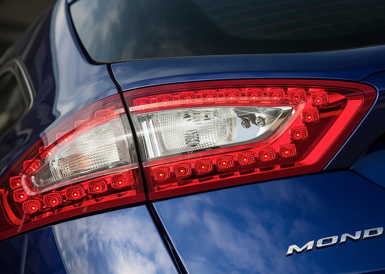 Ford Mondeo Wagon photo 11