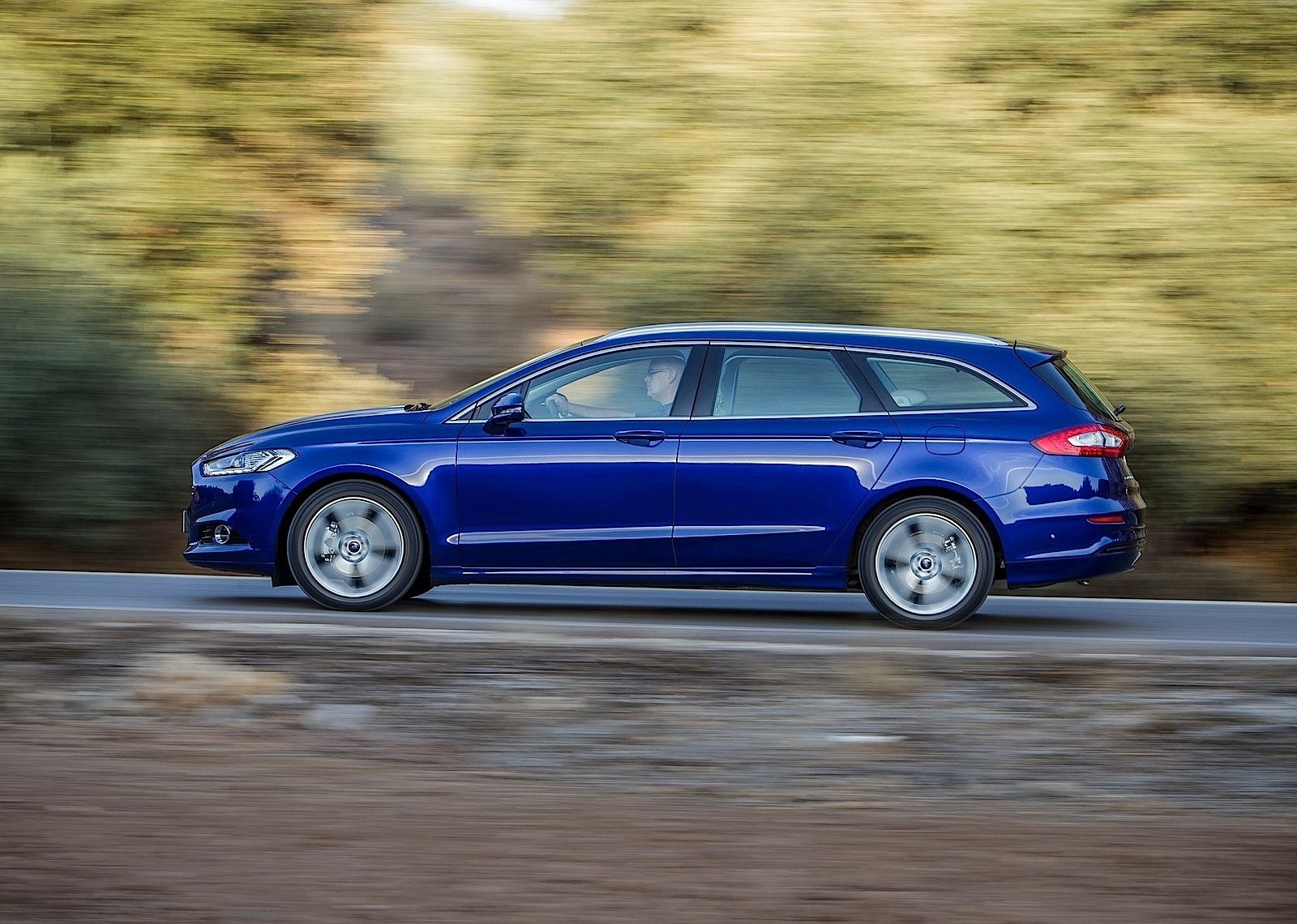 Ford Mondeo Wagon photo 18