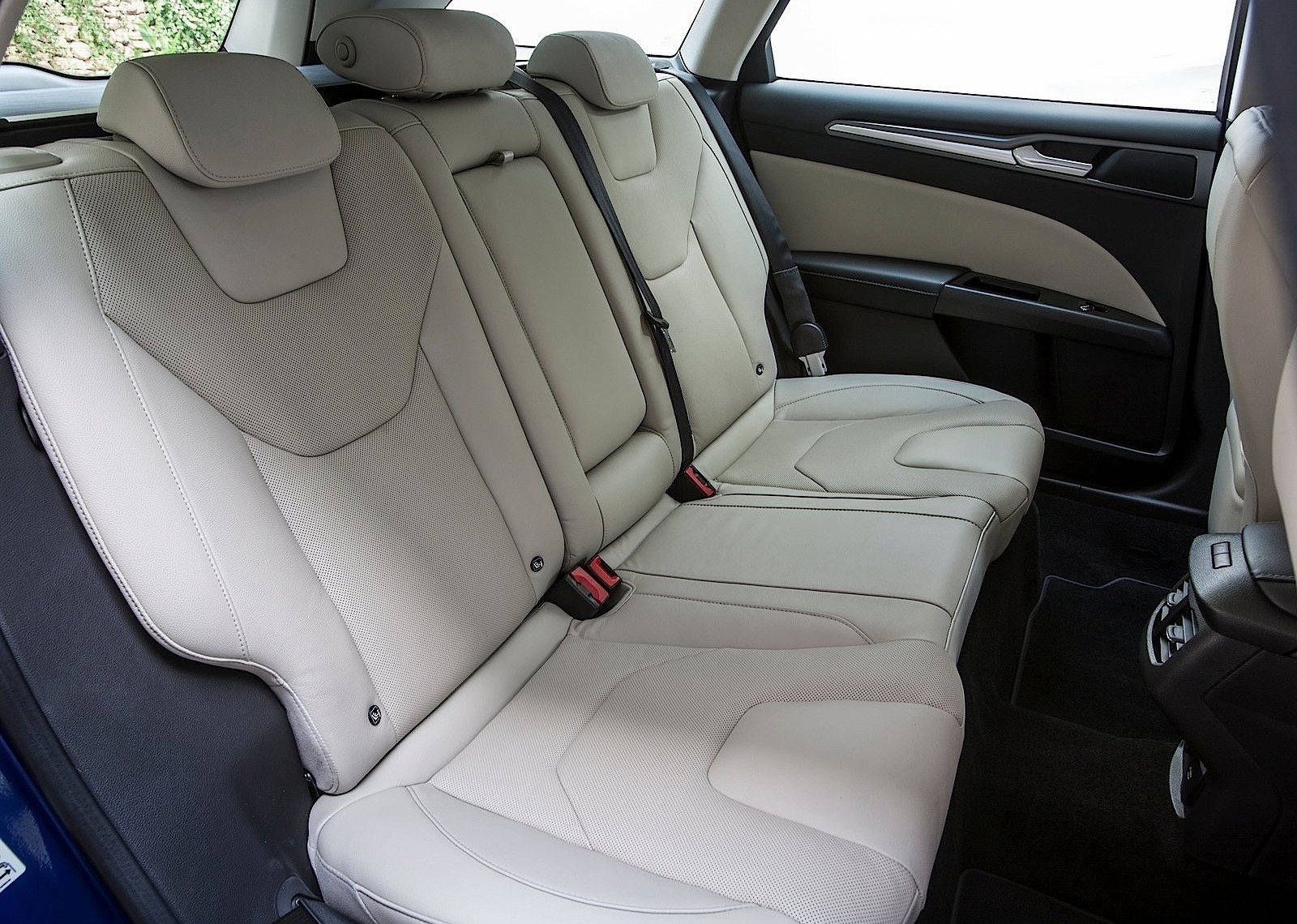 Ford Mondeo Wagon photo 39