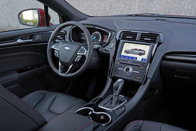 Ford Mondeo Wagon foto 40