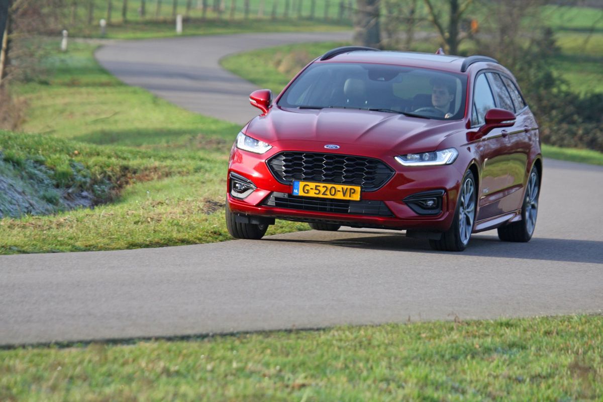 Ford FORD Mondeo Wagon 1.6L Duratorq TDCi 6MT (115 HP)