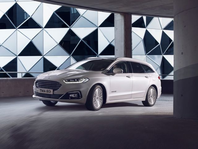 Ford Mondeo Wagon foto 2