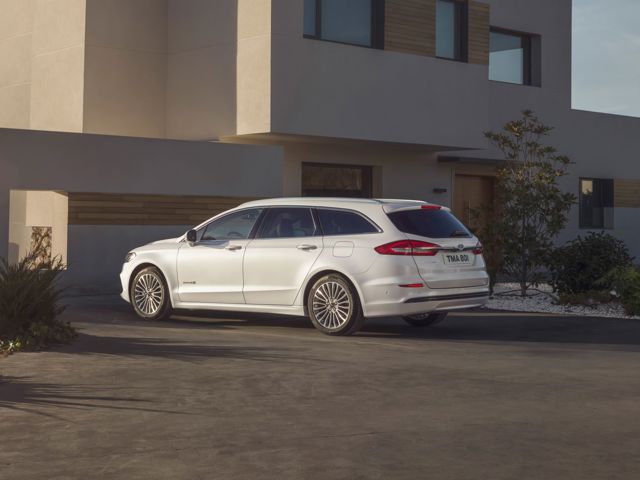 Ford Mondeo Wagon foto 5