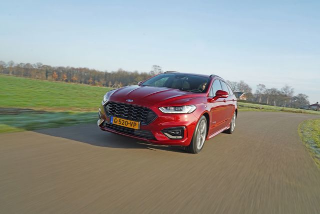 Ford Mondeo Wagon foto 9