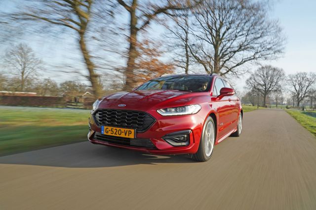 Ford Mondeo Wagon foto 10