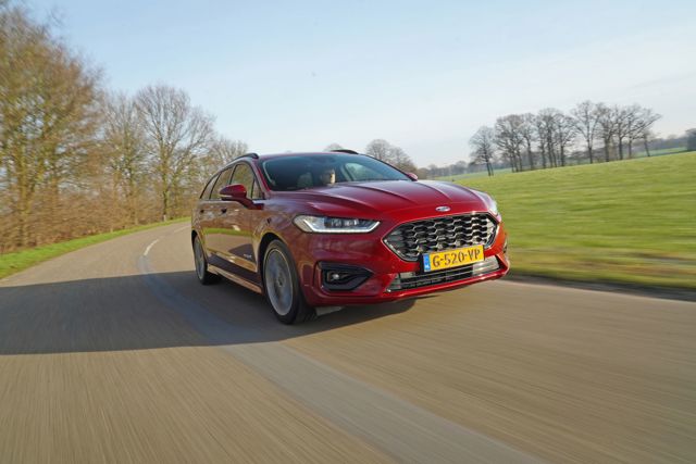 Ford Mondeo Wagon foto 12