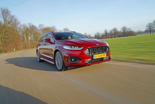 Ford Mondeo Wagon foto 13