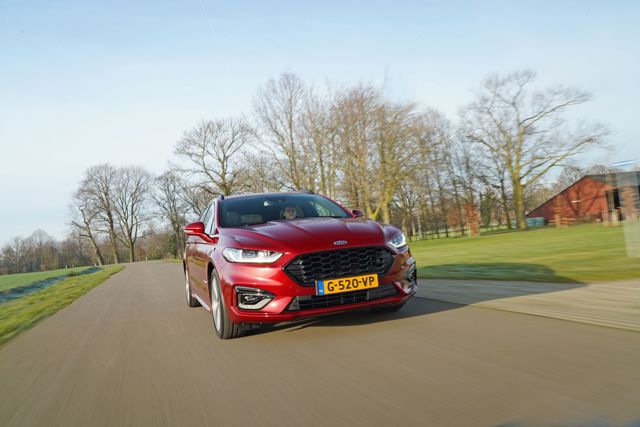 Ford Mondeo Wagon foto 14