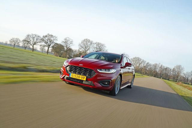 Ford Mondeo Wagon foto 15