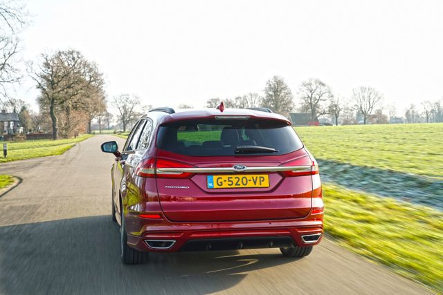Ford Mondeo Wagon foto 16
