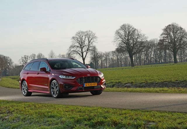 Ford Mondeo Wagon foto 20