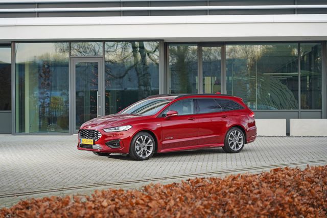 Ford Mondeo Wagon foto 21