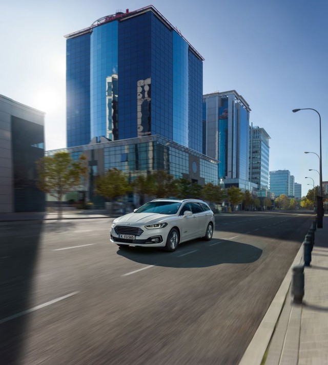 Ford Mondeo Wagon foto 26