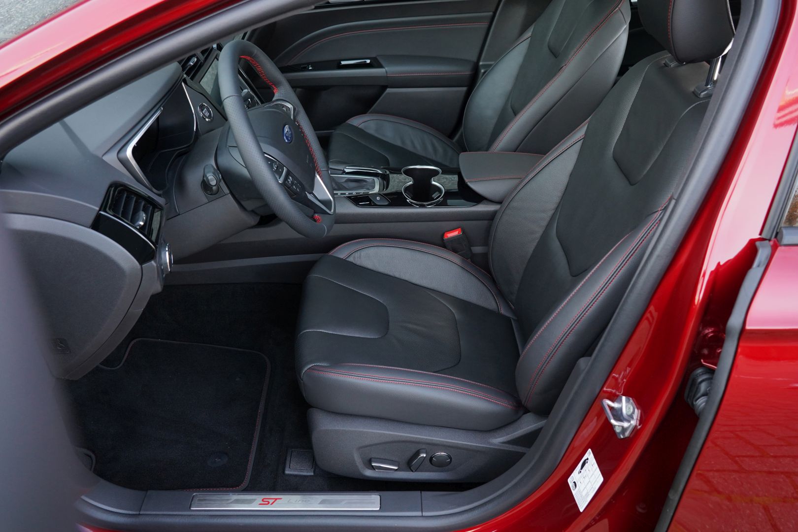 Ford Mondeo Wagon photo 33