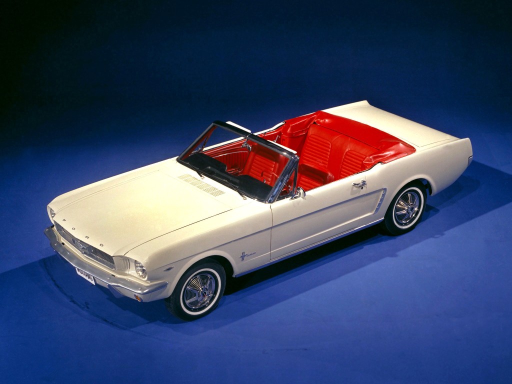 Ford Mustang Convertible photo 8