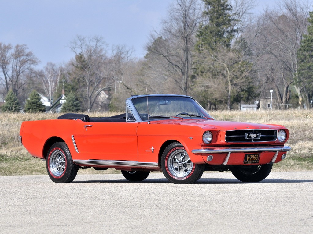 Ford Mustang Convertible photo 4