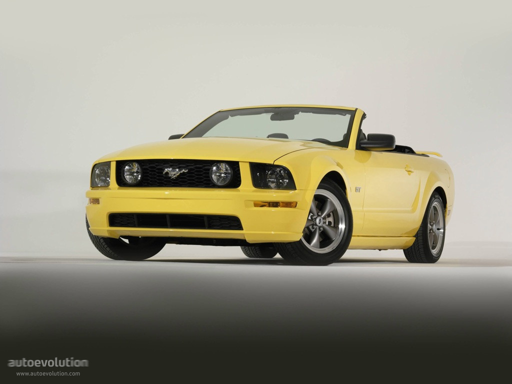 Ford Mustang Convertible photo 9