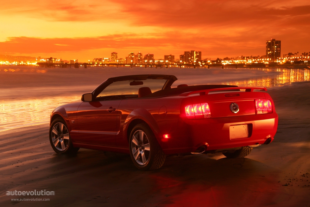 Ford Mustang Convertible photo 6